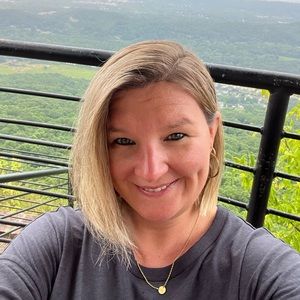 Meet your Posher, Suzanne